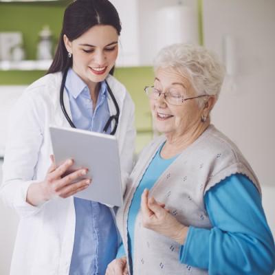 Doctor consulting her patient